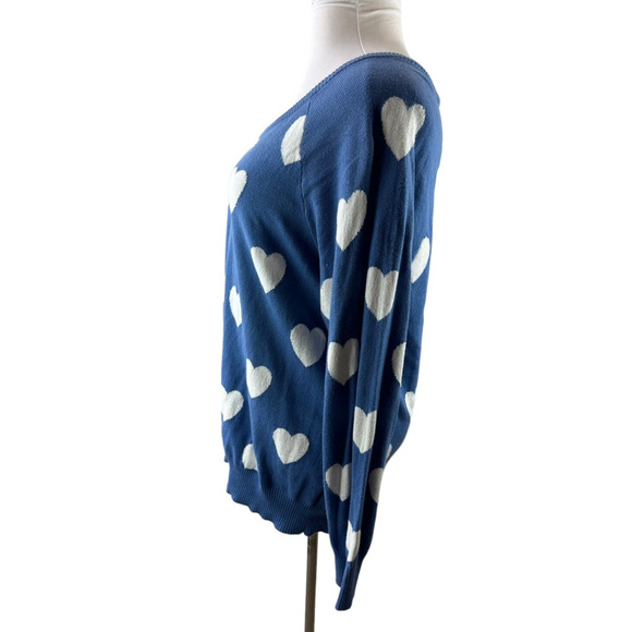 NWT Torrid Heart Print Sweater Blue White Wide Crew Neck Women's Plus Size 2 2X - Picture 10 of 12